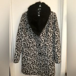 NWOT Kaari Blue Size XL Grey and Black Coat with Faux Fur Collar